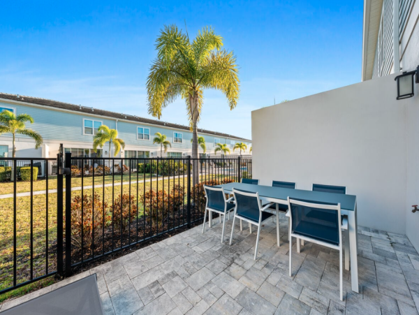 Luxury Townhouse 3-bedroom - Great Amenities in Reunion